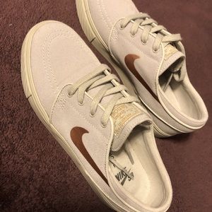 Women’s Nike SB’s